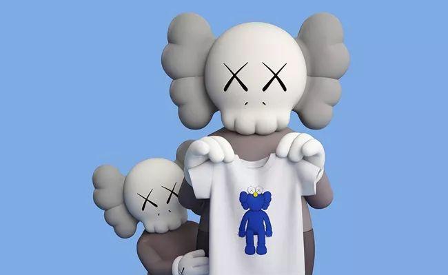 国金中心惊现抢衣大战!优衣库遭疯抢!店员被吓哭!