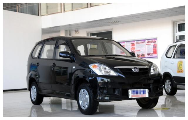因维修费比车还贵车主弃车,维修店喊冤:7000元停车费也要我付?
