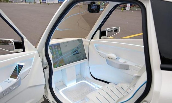 国产两轮不倒翁电动车亮相,显示屏配鼠标,百