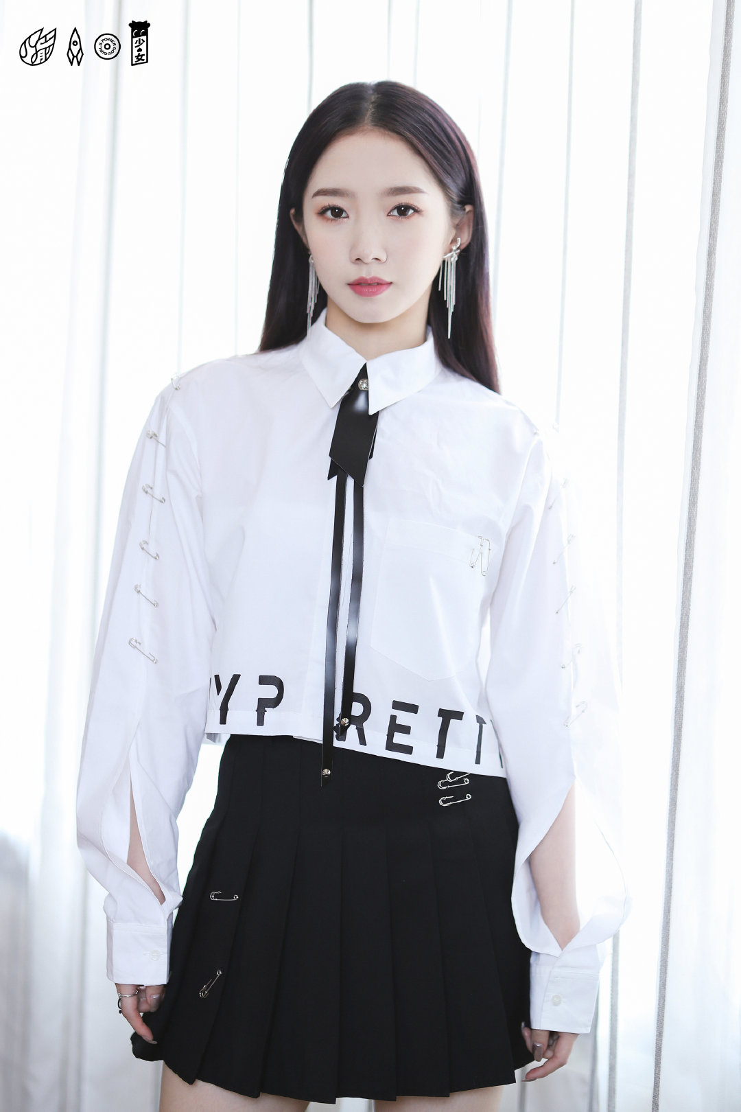 她两只是发了张合照而已，怎么就变成比美大赛了？