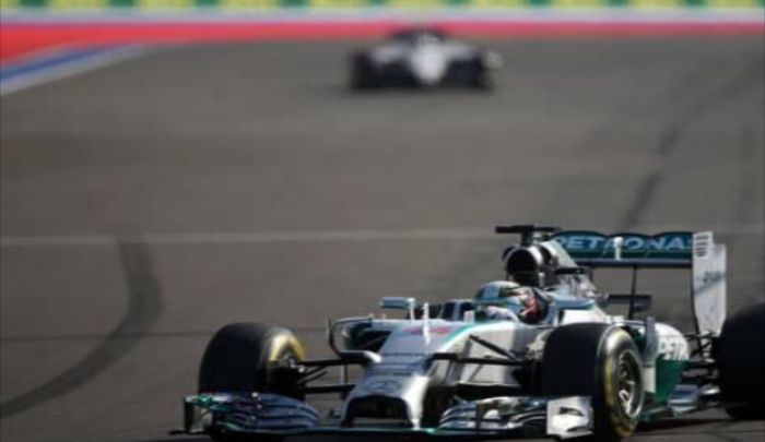 梅赛德斯赛车：赛车赏析，赛车运动让人振奋，太突出