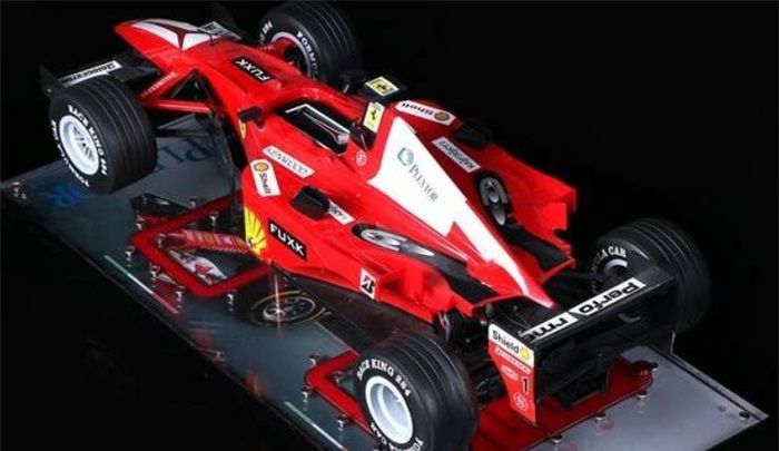 阿尔法赛车：了解一下，碳素外壳更适合赛车，非常霸气