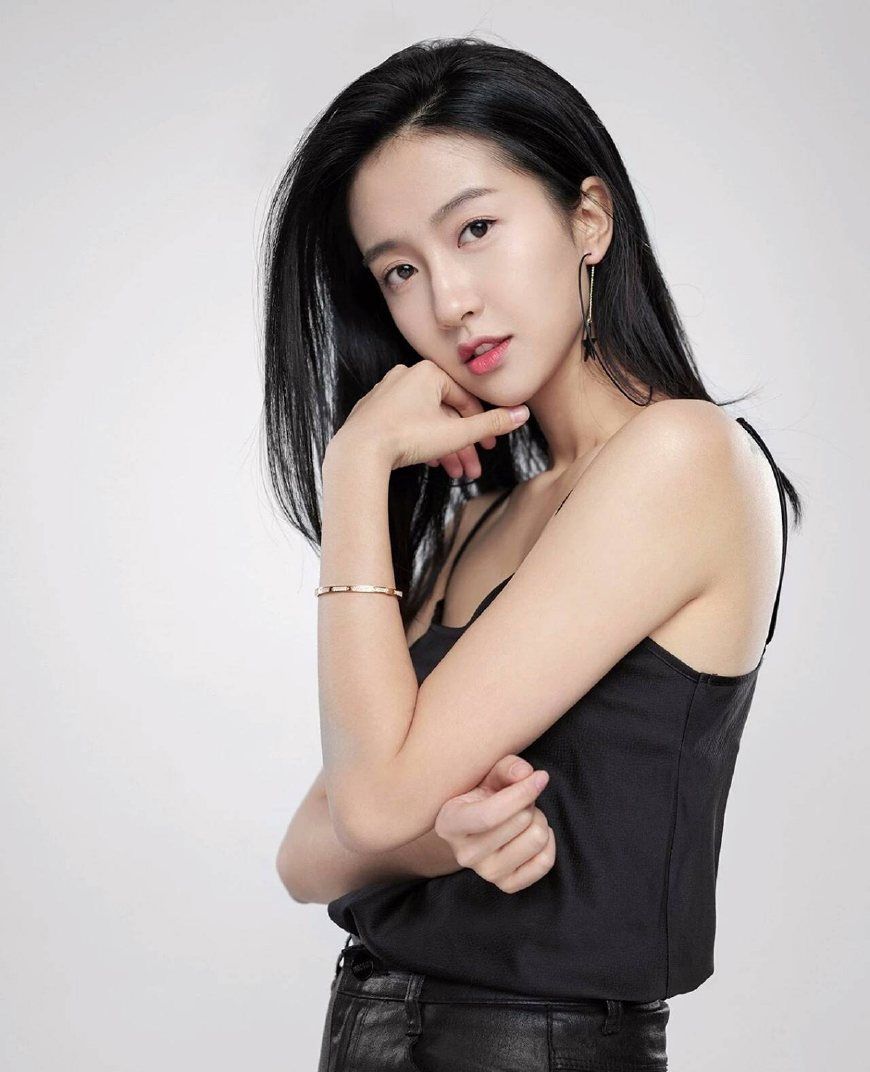 中国内地影视美女演员许龄月