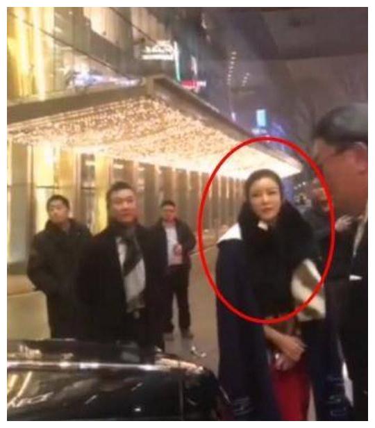 彭丹开迈巴赫撞上劳斯莱斯!上千万车祸结局让