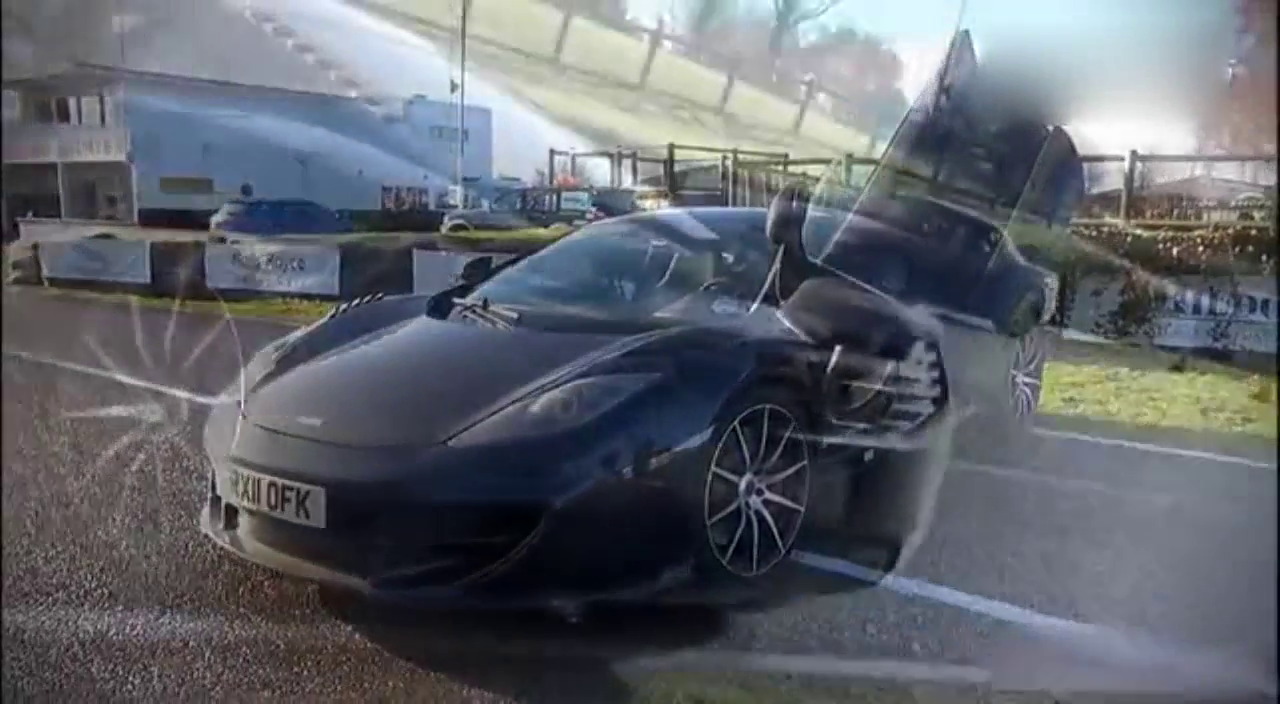 超级跑车迈凯轮MP4-12C，能否秒杀劲敌法拉利