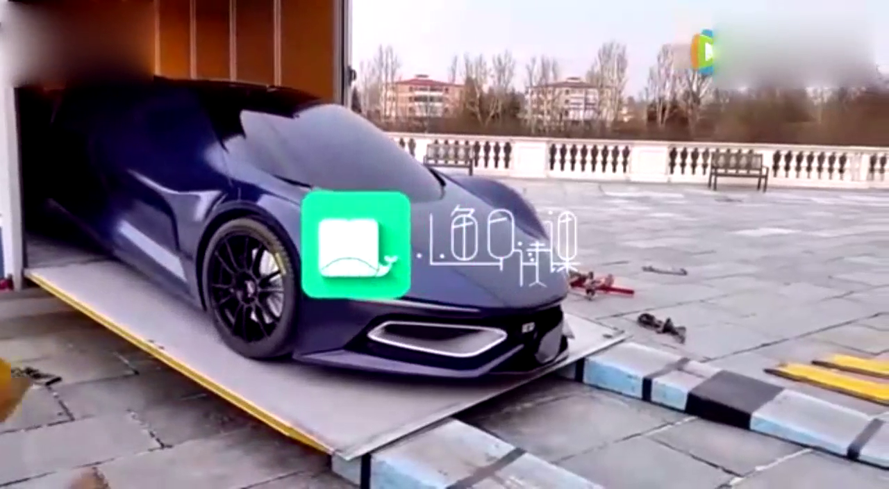 富豪买的超级跑车竟然连车门都找不到在哪里