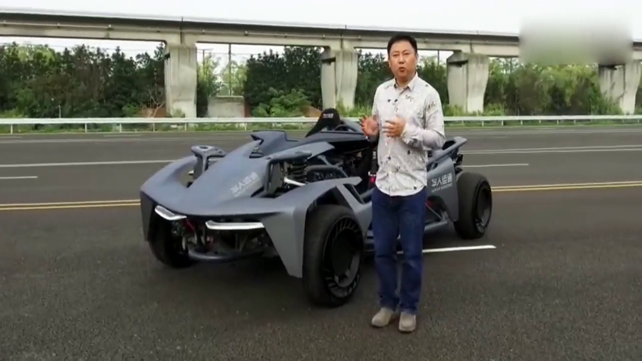 世界首辆轮毂电机加四轮转向电动车！