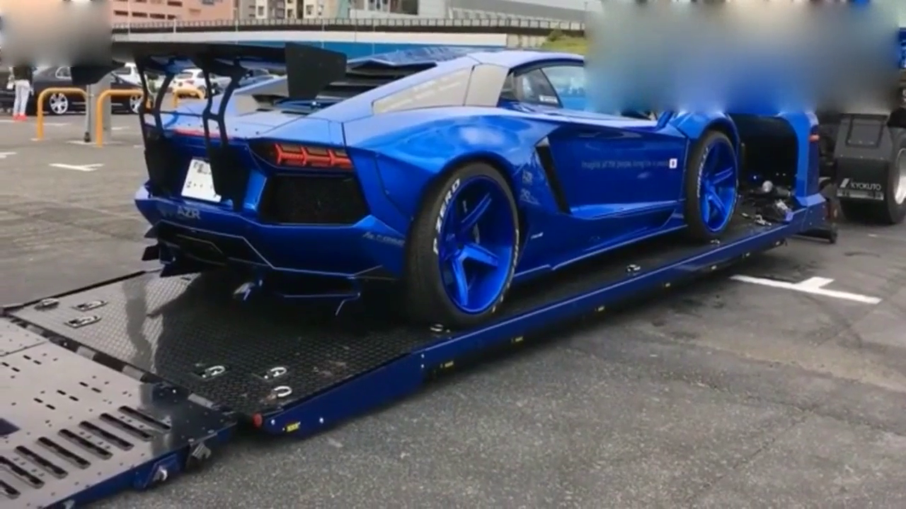 不论多贵的超级跑车运输都需要这个小玩意！