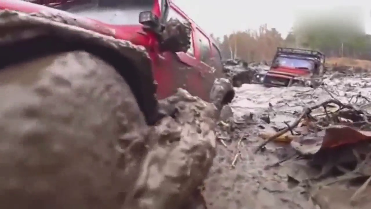 厉害了！越野车在野外救援，遇到这种路况只能用改装车！