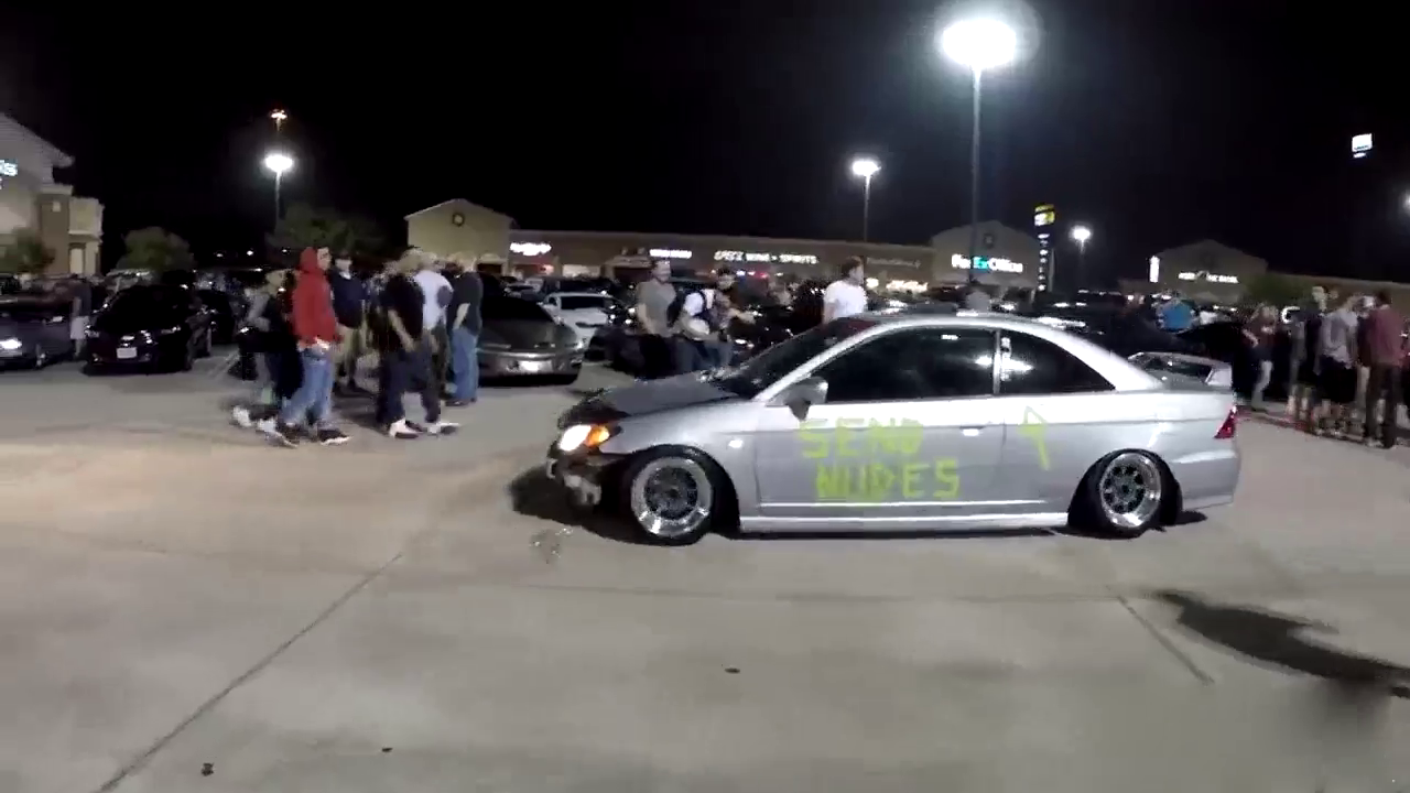 体验国外的改装车文化 真的是有钱人才能玩的