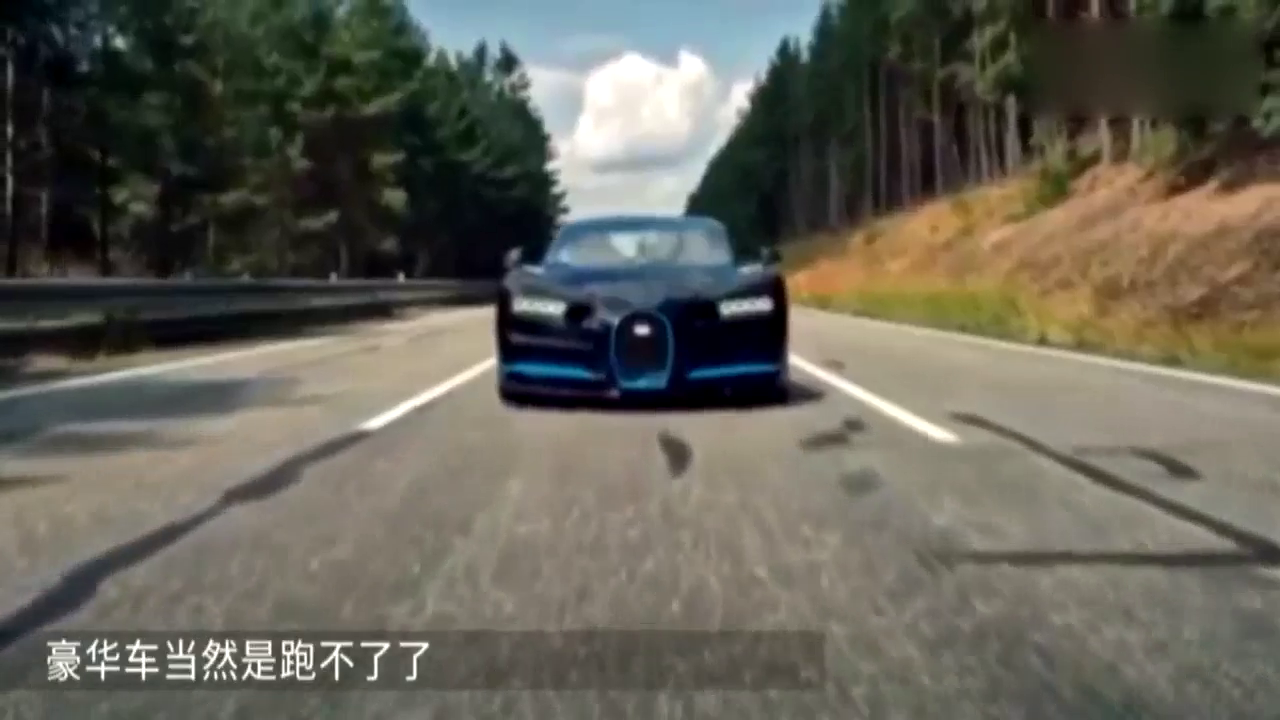 老外花10万买辆11米长的豪华车，打开车门觉得更划算了！