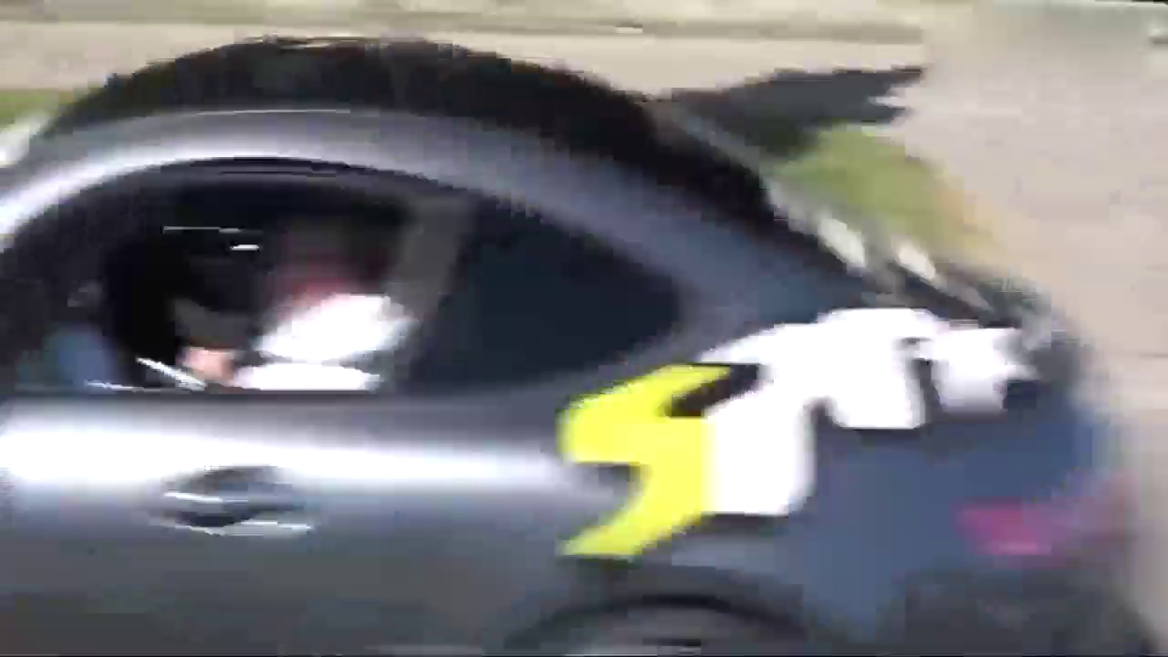 土豪们的跑车巡航，兰博基尼，法拉利，没顶这个车是什么？