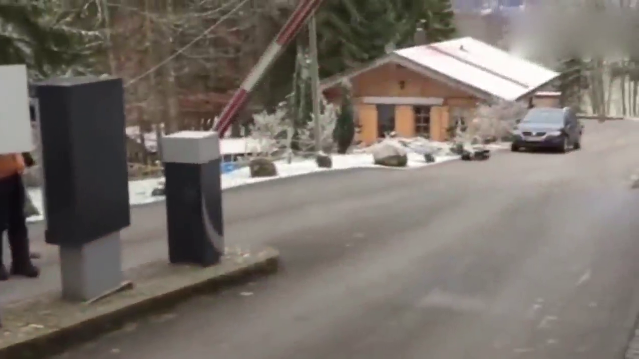 买了这车你可能再也不用交停车费了