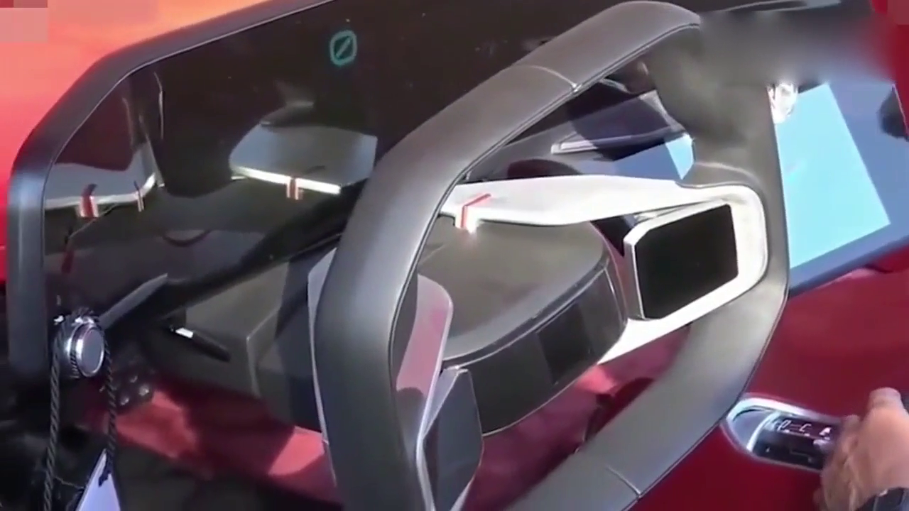 迪拜土豪买来价值8000万的跑车，没有车门是怎么上车的？