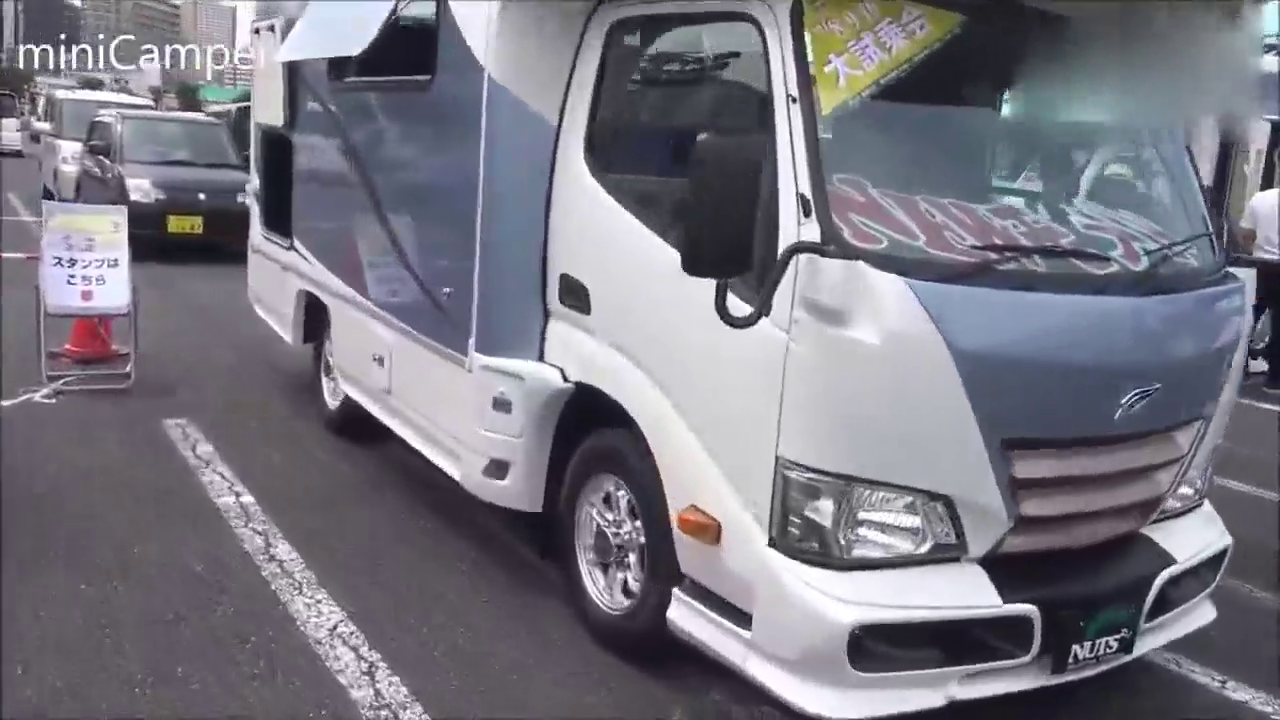 达人把小卡车改成房车，从此出行不用再愁住宿的问题了！