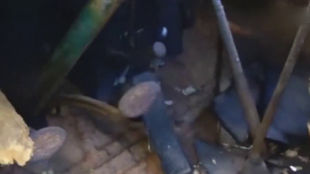 看老司机怎样启动一台生锈变成废铁的卡车发动机，这技术有点牛