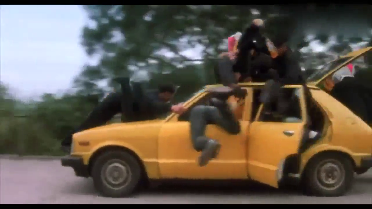 出租车即将撞山，车上人说出来的话太好笑，你知道说了什么吗