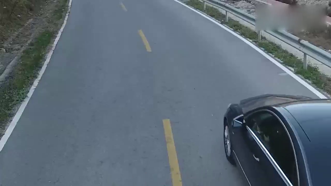 趣评奔驰双门跑车 越看越好笑！