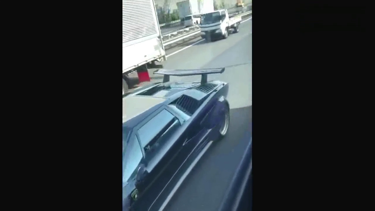 跑车就是跑车，二十多年后还这么靓丽！