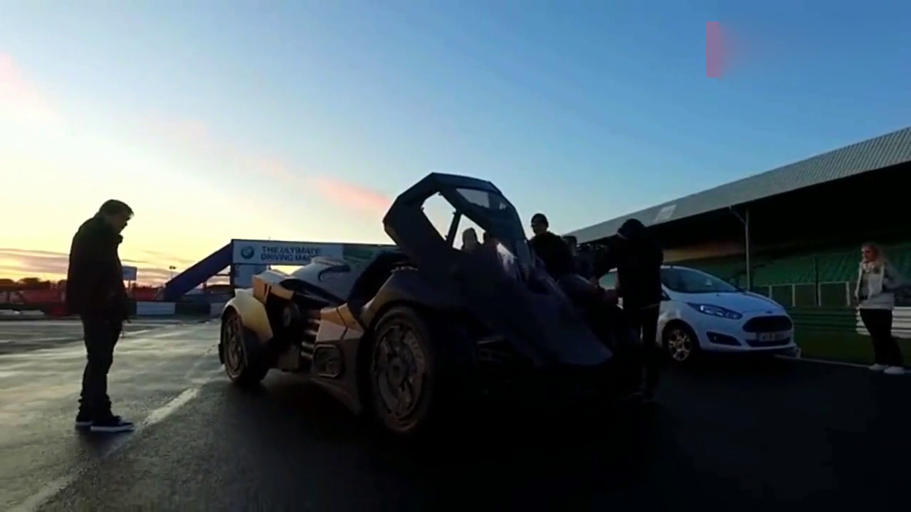 造型奇特的跑车，售价一千多万，打开车门后兰博基尼瞬间完败