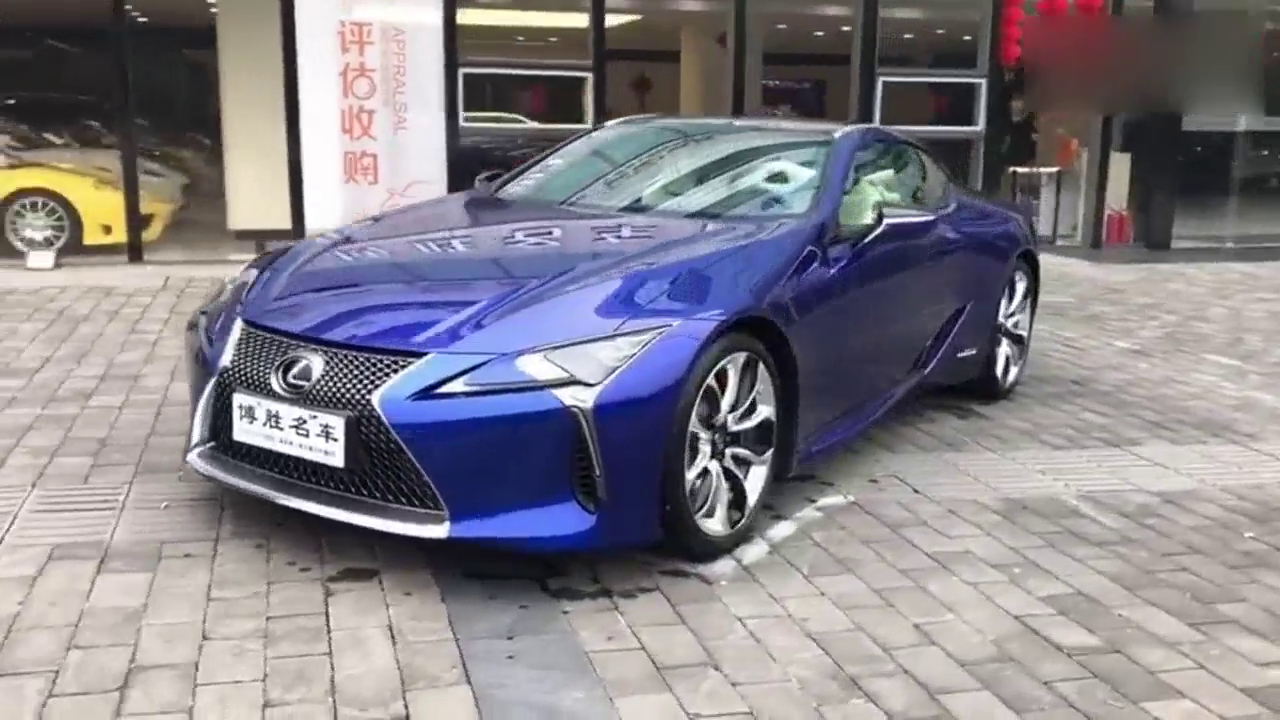 雷克萨斯LC500h，外观看起来不像百万跑车