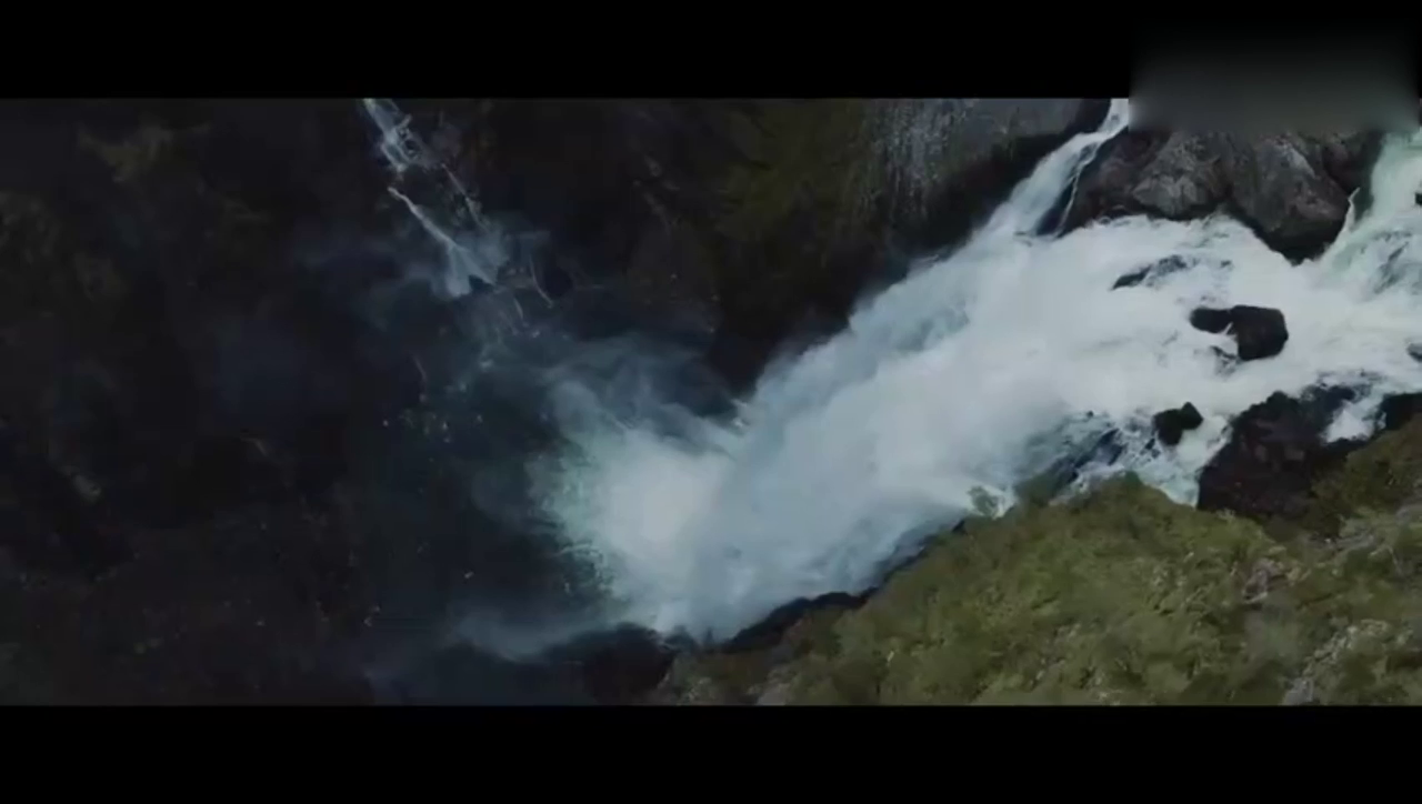 惊艳亮相 沃尔沃V90CC越野旅行车实车鉴赏