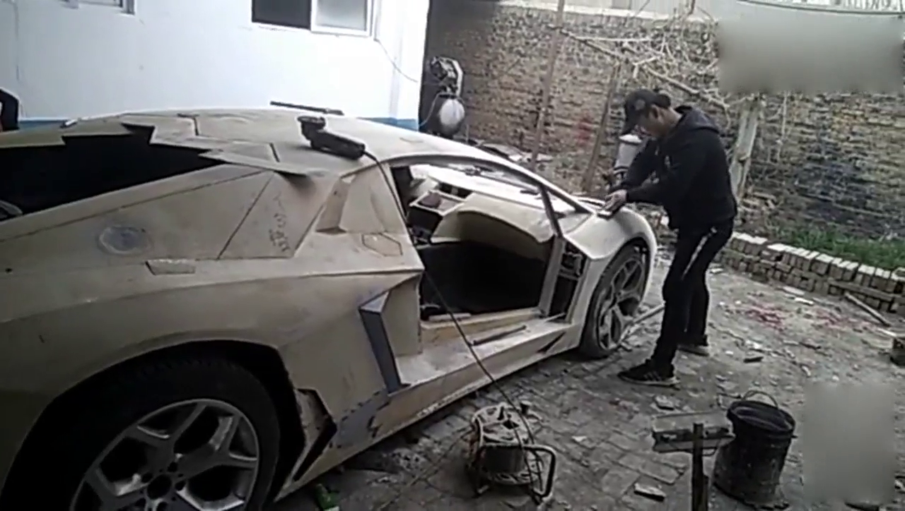 牛人自造兰博基尼跑车