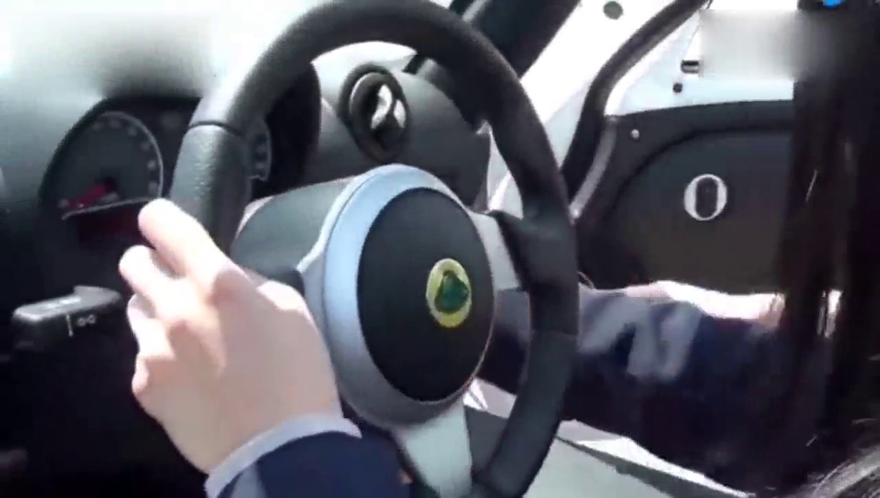 女司机用跑车考驾照，妹子真是霸气，帅呆了！