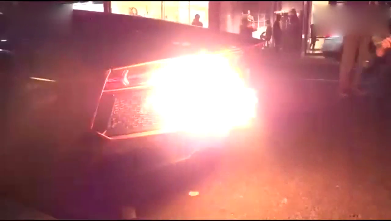 3000万的兰博基尼跑车，这样开算是彻底废了！
