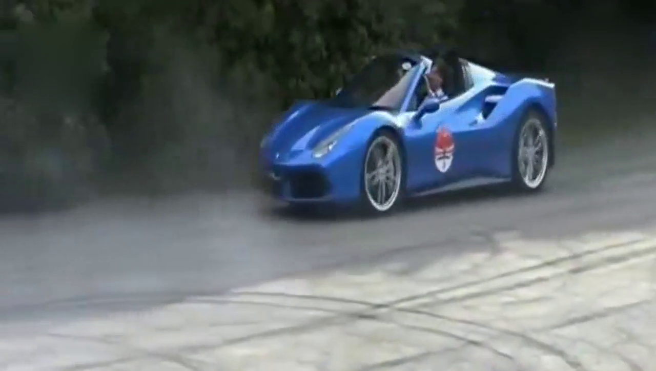 再牛逼的兰博基尼、法拉利超级跑车，在中国见到交警大大也得眯着