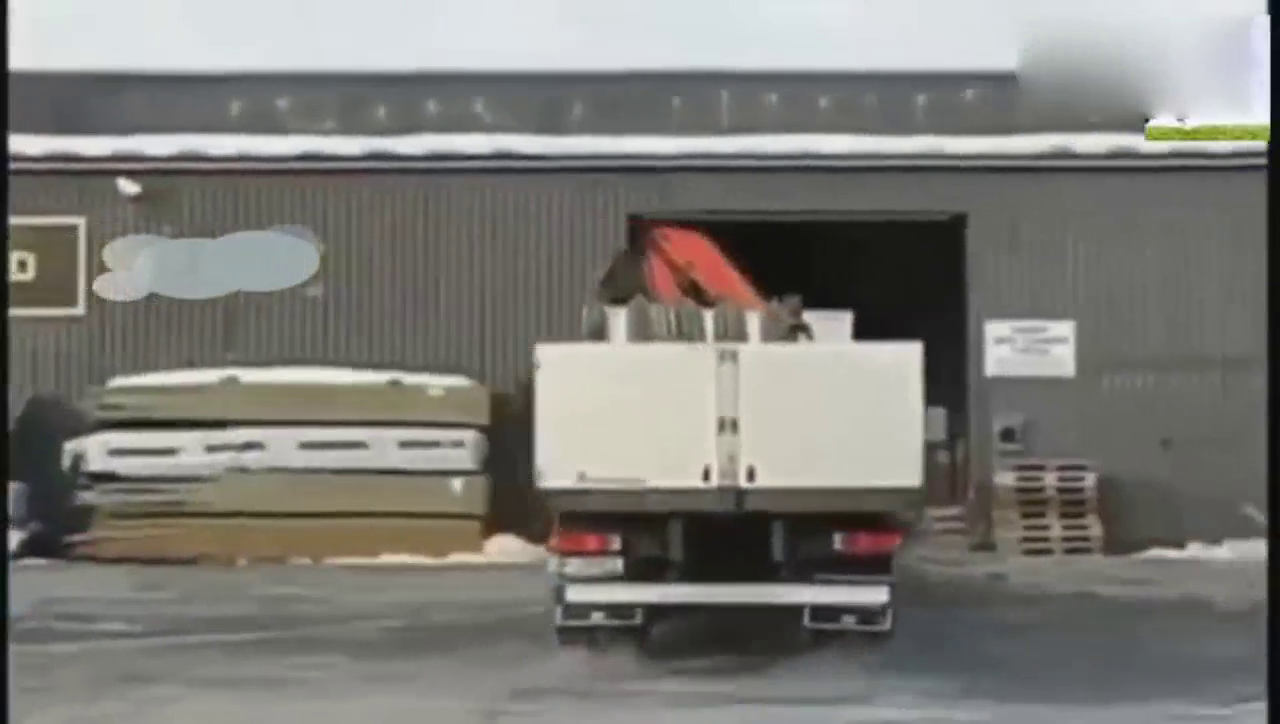 让人触目惊心的大货车，奔驰宝马都怕追尾，卡车真的不好驾驶！