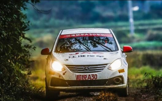 江淮赛车：颜值不凡，车身帅气酷雅迷人，气场满分