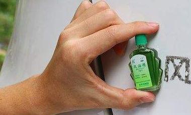 爽身粉防胶条老化、牙膏能去划痕，养车也有“小偏方”！