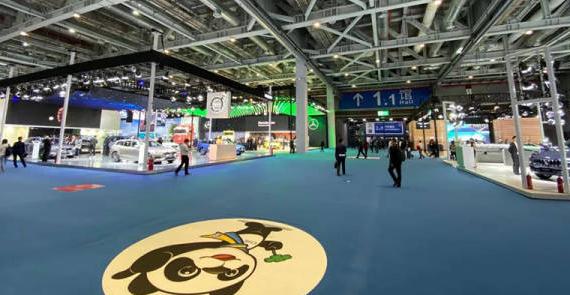 “增强现实显示”挡风玻璃亮相进博会，未来出行有这些看点