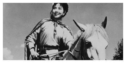 1980年经典老电影《白莲花》的扮演者，如今的生活，令人羡慕