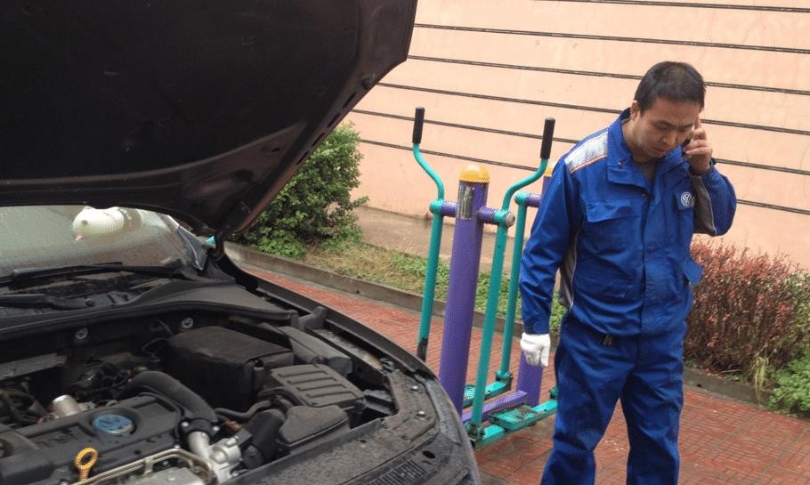 20万以下汽车做保养，为啥不能用全合成机油？修车师傅说出了原因