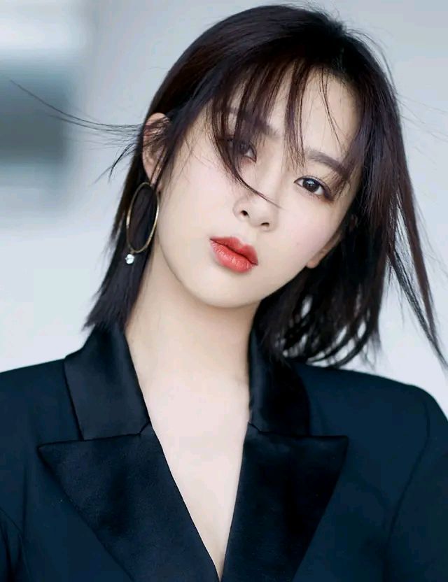 杨紫精美壁纸:美丽清纯,一直都是讨人喜欢的小仙女!