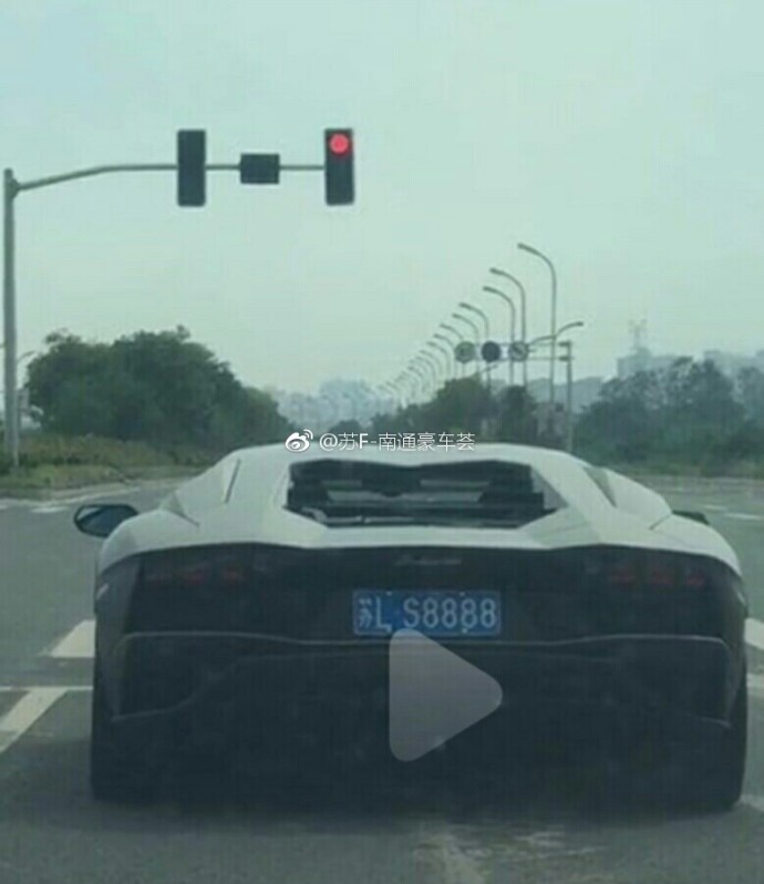 速递!新鲜的“兰博基尼“资讯全在这，看我就够了
