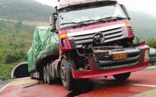 为何国内货车是扁车头而外国是长鼻子不比不知道 原来差距挺大 新浪汽车