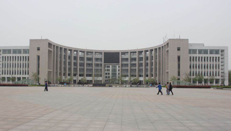 名校欣赏——武汉理工大学
