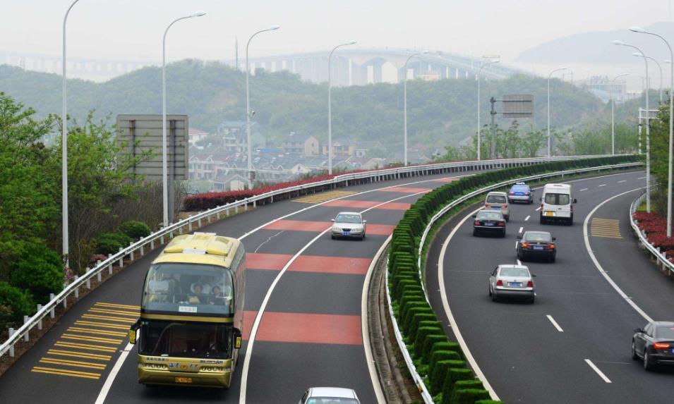 跑高速前，这几个地方检查好了再出发，新手学会不吃亏