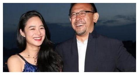 看完姜文的老婆,再看姜武的老婆,兄弟俩的审美观天壤之别 土豆