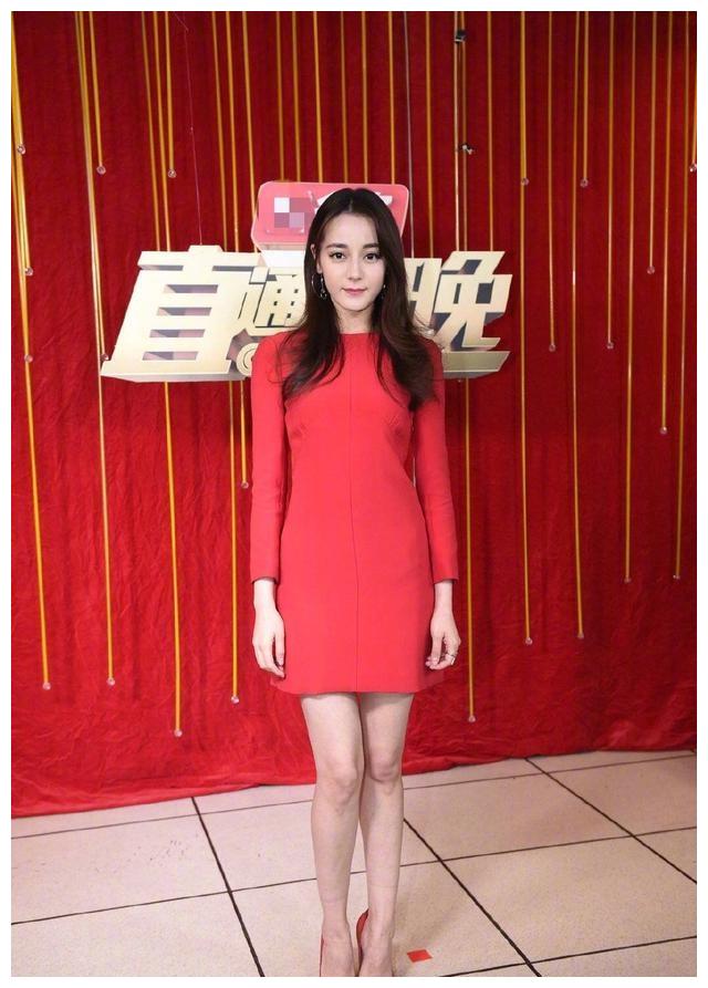 女明星不易!热巴脚被挤到变形,杨紫关晓彤同台