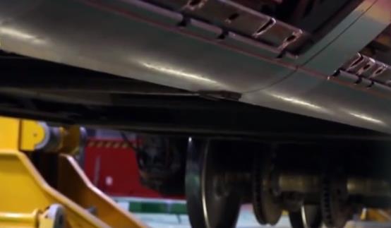 高铁再出新突破!核心零件曾以十倍高价进口,现