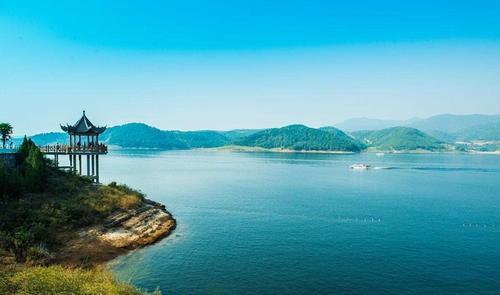 亚洲面积最大的人工湖，水质极好可直接饮用，而且就在中国河南！