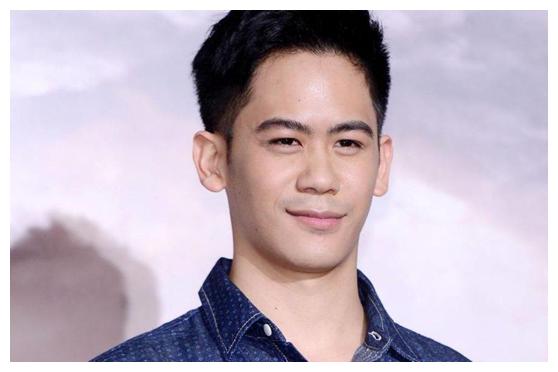 同样是知名导演的儿子，比起陈飞宇，李安的儿子也太低调了