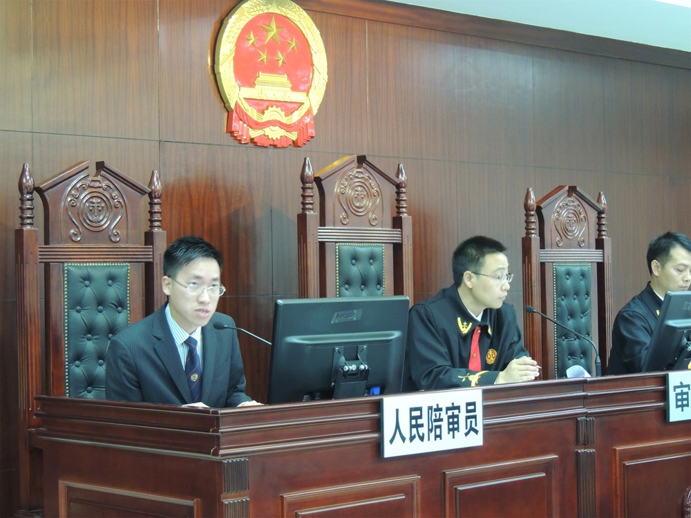 陪审团成员如何选出 陪审员资格与职责揭秘