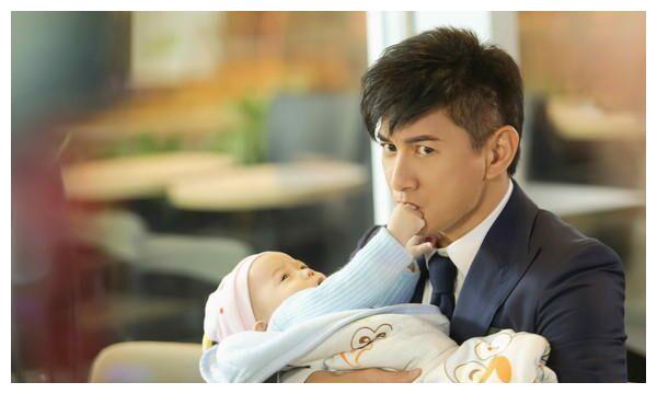 刘诗诗意外羊水早破,喜迎一对6斤重双胞胎,吴