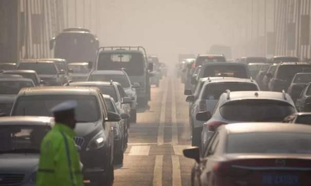 “禁燃”进入倒计时，燃油车主急了：新买的车要砸手里了？