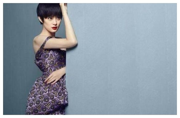 看36岁孙俪“娘娘”素颜近照曝光，网友：超哥，好福气